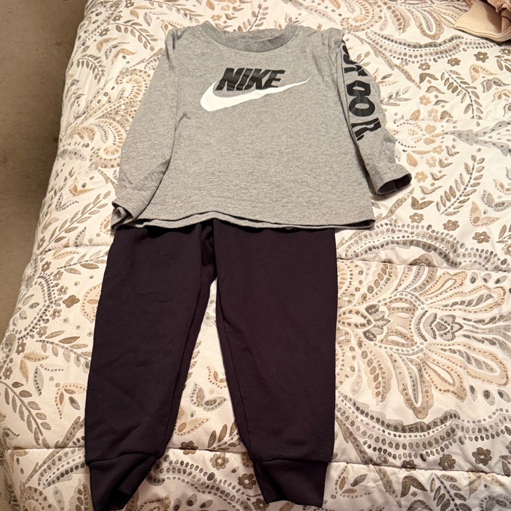 Nike Kids Gray Top and Black Joggers Set
